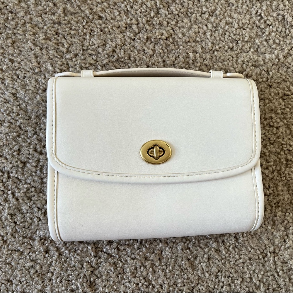 Coach Kip Turnlock Crossbody Bag Chalk
